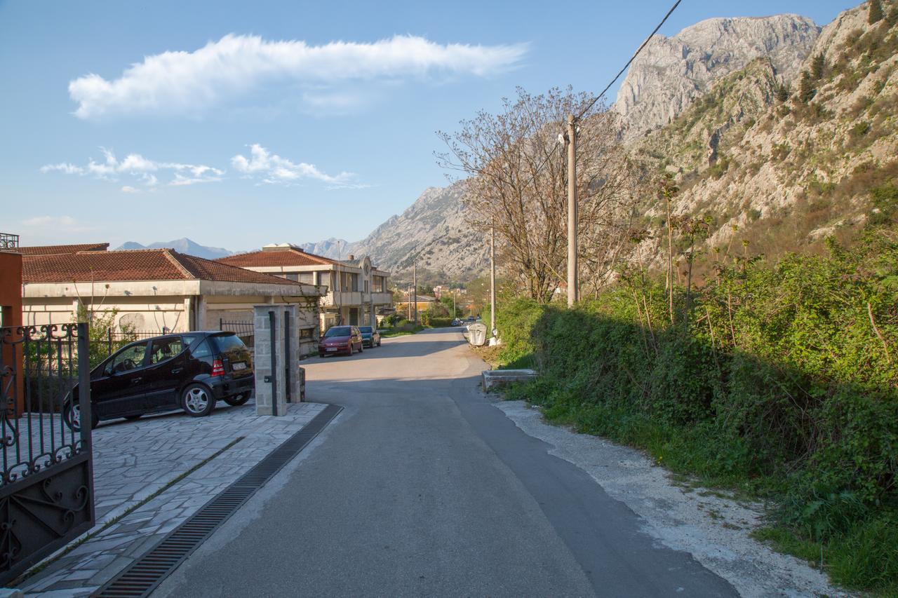 Apartment Atina Kotor Exterior photo