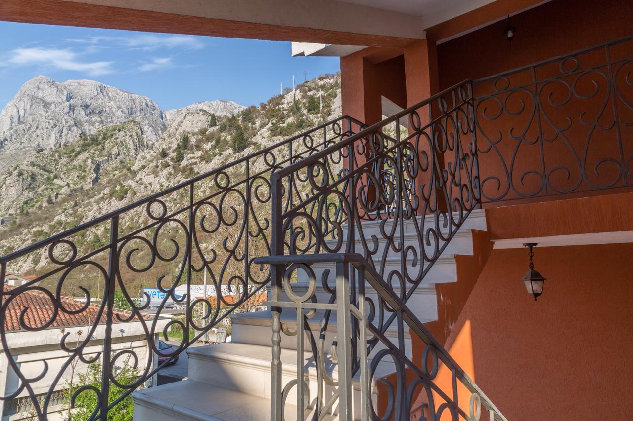 Apartment Atina Kotor Exterior photo